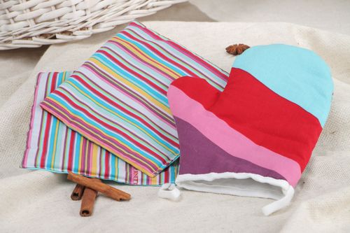 Ensemble de maniques en coton carrées multicolores rayées faites main 3 pièces - MADEheart.com