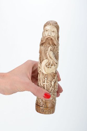 Handgemachte Figur aus Gips - Svantovit - MADEheart.com