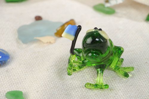 Beautiful green handmade lampwork glass figurine of frog - MADEheart.com