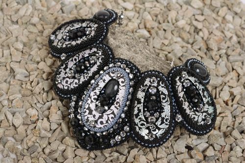 Schmuck Collier aus Glasperlen und Rocailles für Abendlook handmade schwarz weiß - MADEheart.com