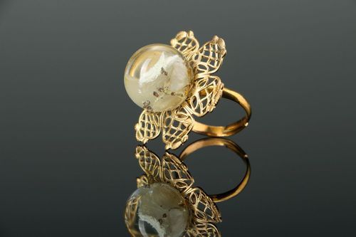 Ring made of vanilla flower embedded in epoxy - MADEheart.com