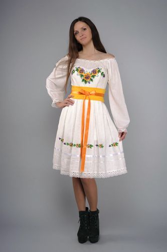 Womens costume in ethnic style - MADEheart.com