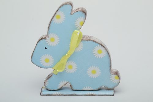 Wooden statuette of Easter rabbit for souvenir - MADEheart.com