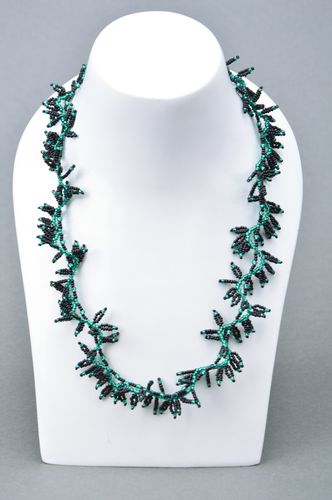 Collier en perles de rocaille fait main noir vert de design original bijou femme - MADEheart.com