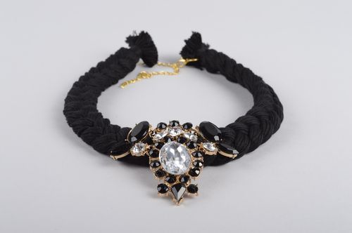 Collier textile Bijou fait main noir de soirée Cadeau original pour femme - MADEheart.com
