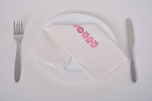 Handmade designer white natural cotton cloth table napkin with embroidery - MADEheart.com