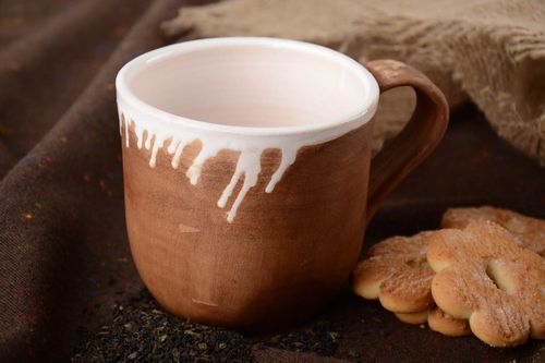 Einzigartige schöne Tasse aus Ton mit Emaille und Glasur 450 ml handmade braun - MADEheart.com