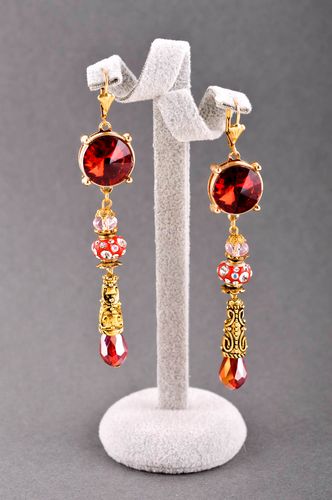 Boucles doreilles longues Bijou fait main rouges en cristal Cadeau femme - MADEheart.com
