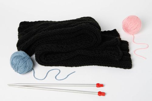 Bufanda tejida hecha a mano complemento de invierno accesorio para mujer negro - MADEheart.com