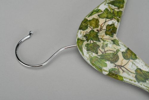 Wooden clothes hanger Grape leaves - MADEheart.com
