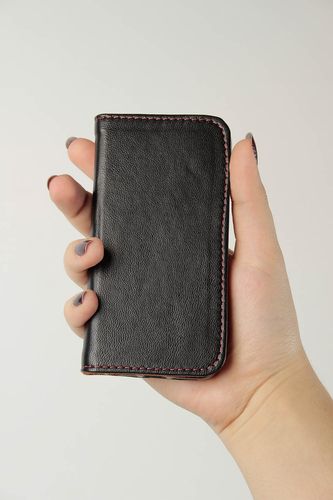 Black handmade leather phone case fashion leather goods handmade gifts - MADEheart.com
