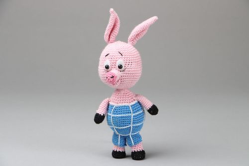 Crocheted toy Piggy - MADEheart.com