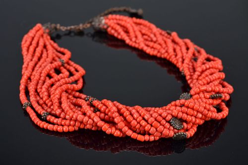 Collana di perline fatta a mano originale di moda bigiotteria colore corallo - MADEheart.com