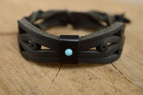 Bracelet fait main de vrai cuir avec perle imitant turquoise accessoire - MADEheart.com