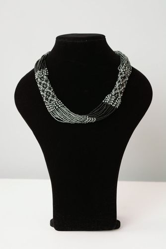 Collier en perles de rocaille de style ethnique - MADEheart.com