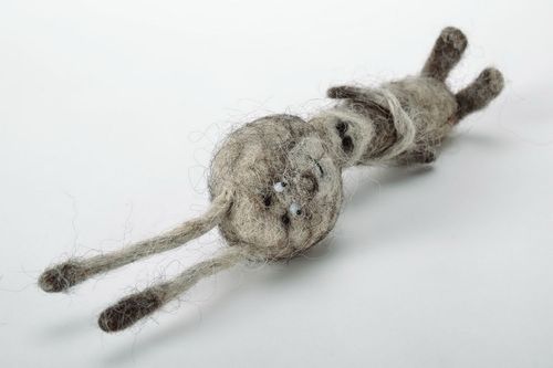 Toy in the technique of felting Bunny - MADEheart.com
