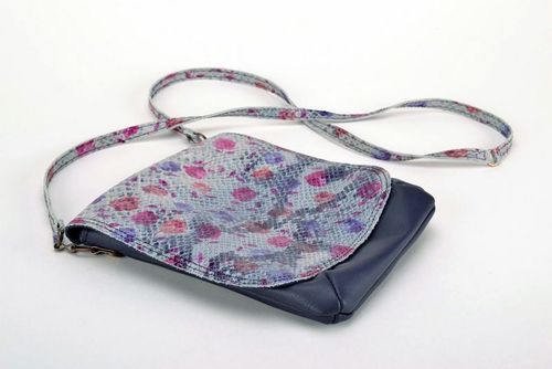 Bolsa de couro com estampa floral - MADEheart.com