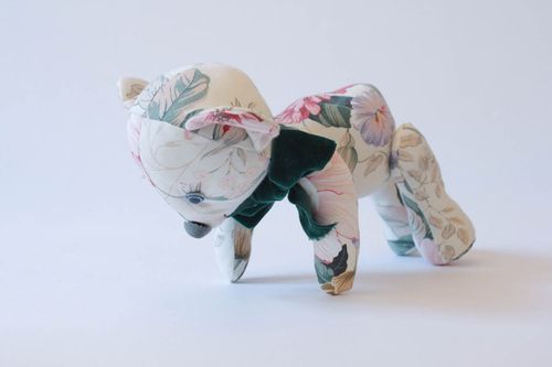 Giocattolo morbido fatto a mano pupazzo da bambine orsetto interessante - MADEheart.com