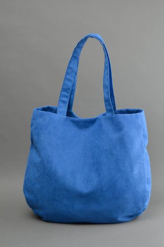 Sac à main en suède artificiel fait main bleu grand avec poche à lintérieur - MADEheart.com