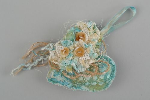 Suspension décorative cœur petite bleu ciel faite main molle pour maison - MADEheart.com