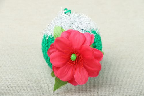 Weihnachtsbaumkugel mit Blume - MADEheart.com
