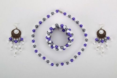 Plastic jewelry set: necklace, bracelet and earrings - MADEheart.com