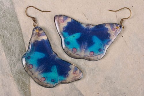 Серьги из эпоксидной смолы с синими бабочками яркие летние ручной работы - MADEheart.com