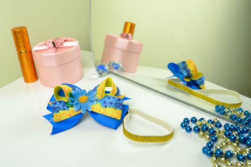 Banda para el pelo de cintas de reps con lazo de colores azul y amarillo - MADEheart.com