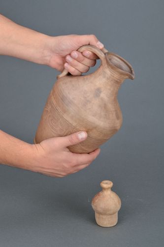 60 oz ceramic wine pitcher in Greek design with handle and lid 3,3 lb - MADEheart.com