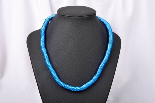 Collar de cuerda azul hecho a mano adorno para el cuello bisutería de mujer  - MADEheart.com