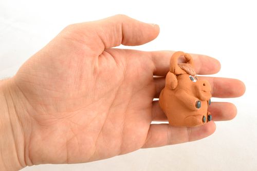 Figurine en céramique avec peinture faite main Taureau - MADEheart.com