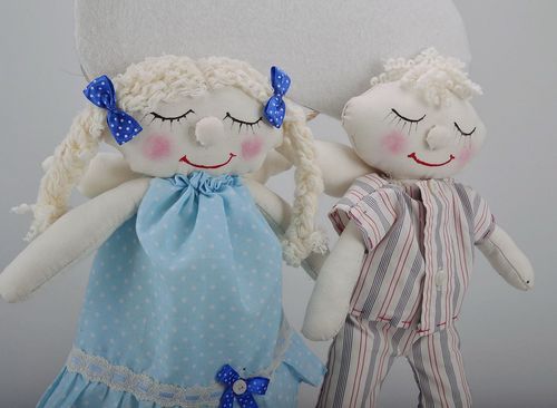Set de jouets doux Couple en pyjamas - MADEheart.com