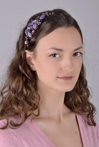 Aro na cabeça feito de couro com ônix e ágata - MADEheart.com