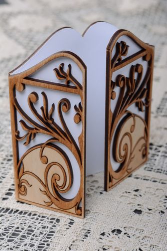 Wooden greeting card gate - MADEheart.com