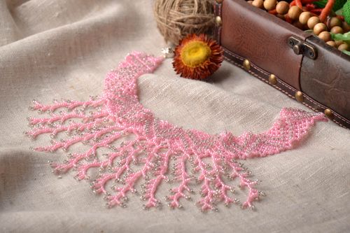 Pink beaded necklace - MADEheart.com