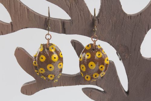 Boucles doreilles originales en noyaux dabricots - MADEheart.com