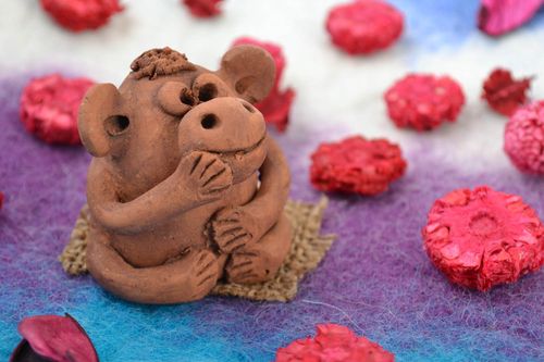 Figurine singe en terre cuite faite main originale décorative de collection - MADEheart.com