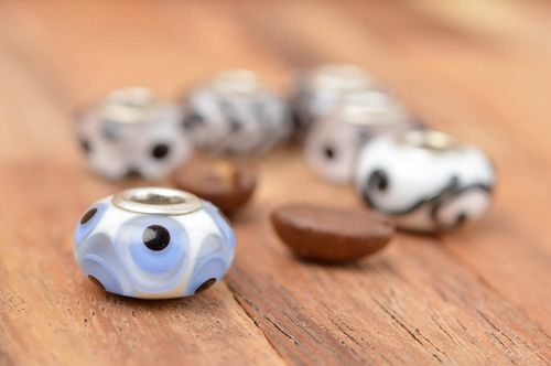 Lampwork Perle handgemachte Glasperle Schmuckperle zum Basteln in Blau schön - MADEheart.com