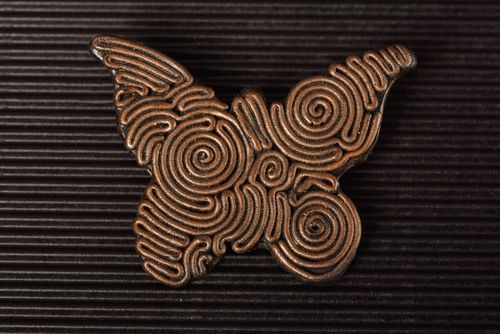 Spilla farfalla fatta a mano di argilla polimerica accessorio originale  - MADEheart.com