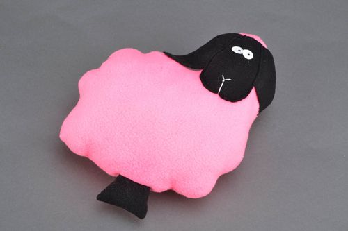 Диванная подушка-игрушка для ребенка Барашек розовый - MADEheart.com