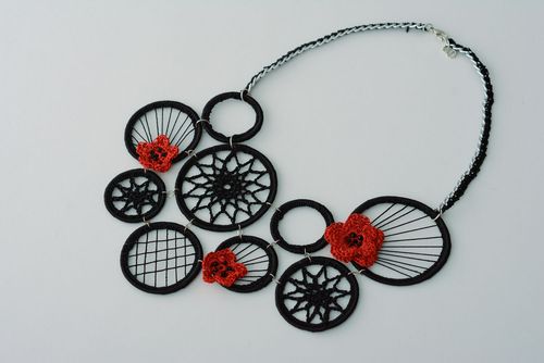Homemade textile necklace - MADEheart.com