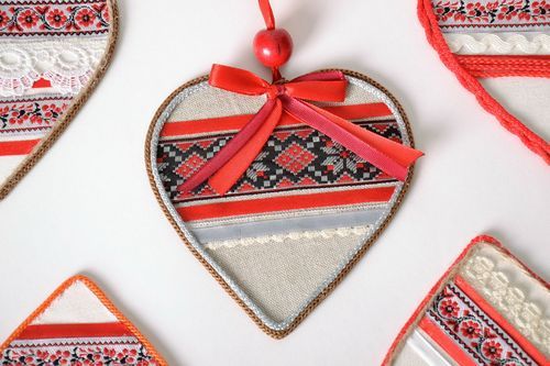 Heart-shaped interior pendant - MADEheart.com