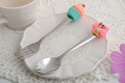 Set di posate decorato a mano cucchiaino forchetta di argilla polimerica - MADEheart.com