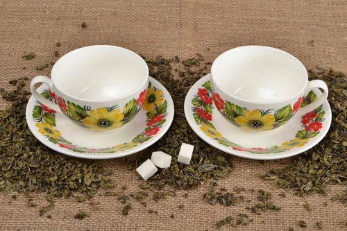 Set of 2 (two) classic coffee porcelain cups with the saucers in Russian floral design - MADEheart.com