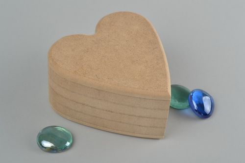 Semilavorato originale fatto a mano cuore scatola di legno da decoupage - MADEheart.com