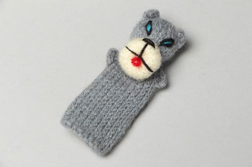 Knitted finger toy wolf - MADEheart.com