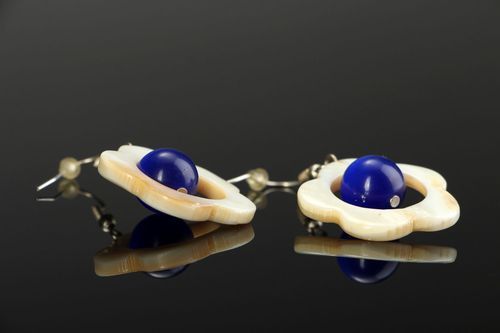Earrings with nacre and cats eye stone - MADEheart.com