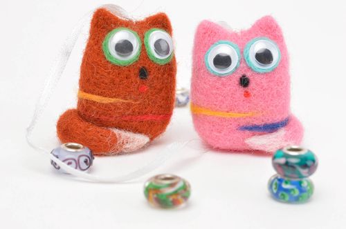 Muñecos de fieltro hechos a mano peluches originales juguetes para niños - MADEheart.com