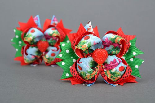Haarklemmen mit Ripsbändern Erdbeeren - MADEheart.com