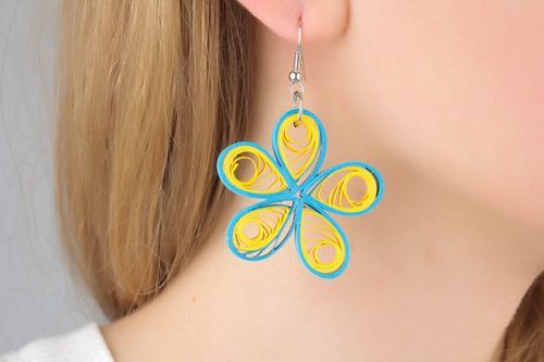 Handmade paper flower earrings  - MADEheart.com